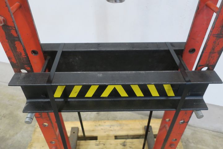 596254-6 Workshop press Mega 30ton
