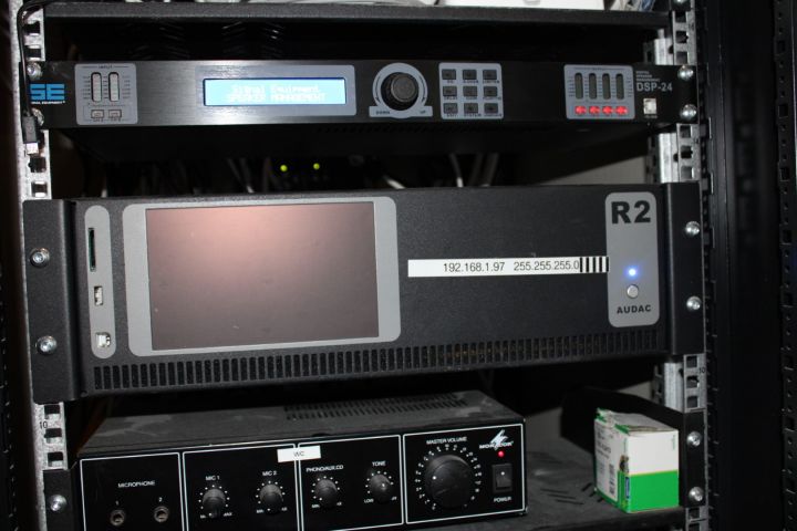 609886-1 Digital audio matrix Audac R2