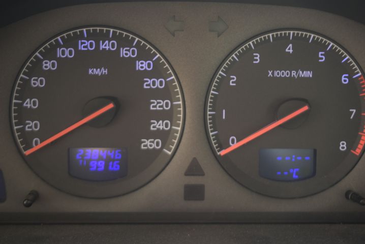 611539-32 Volvo V70 T5 (SDF 154) -2000