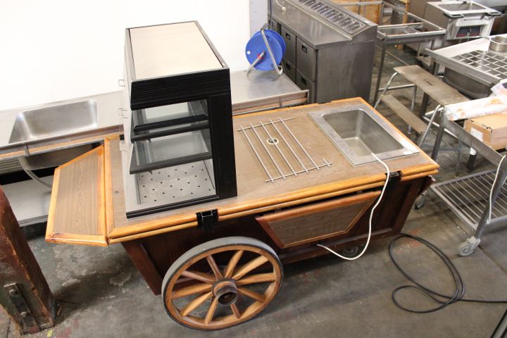 608685-1 Buffet wagon with cold and heat
