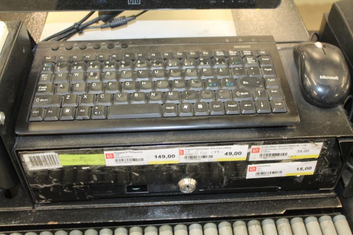 602856-4 Computer checkout system