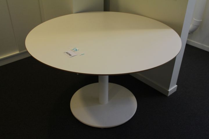 602985-2 1 round table