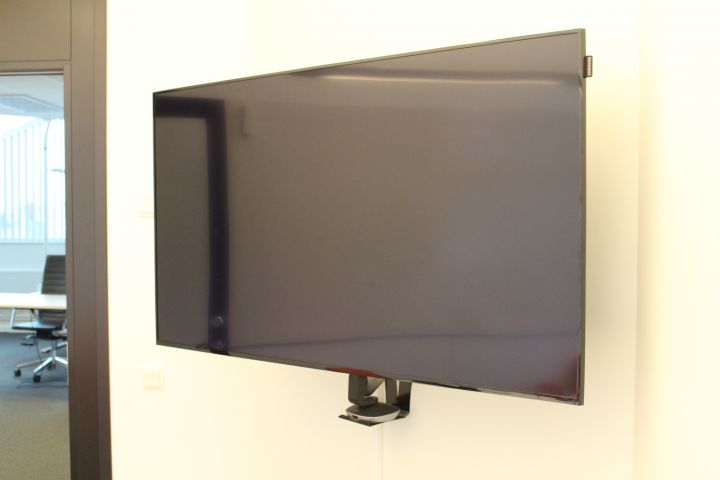 602994-1 TV Samsung LH55DCE 55 "with wall mount