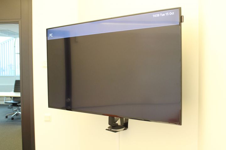 602994-2 TV Samsung LH55DCE 55 "with wall mount