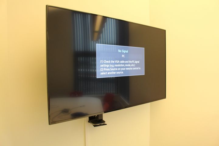 602994-4 TV Samsung LH55DCE 55 "with wall mount