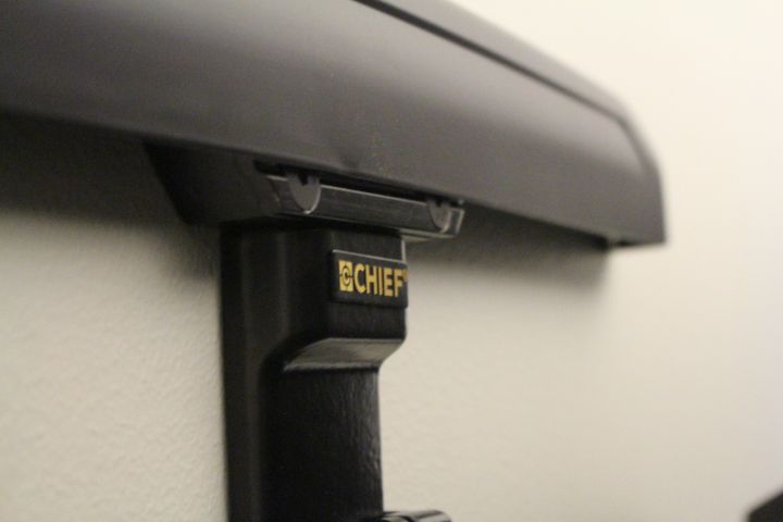 602994-6 TV Samsung LH55DCE 55 "with wall mount