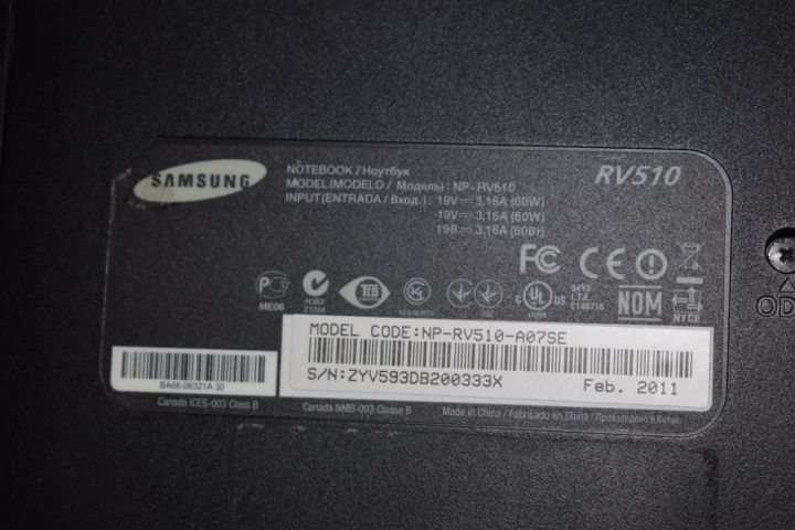 613123-6 Samsung Notebook NP-RV510, NR6