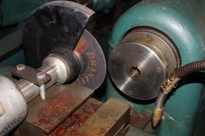 612512-5 Svarv med kapmaskin Blomqvist R22/25