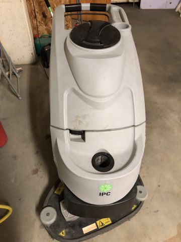 613204-2 Floor Scrubbers - IPC Gansow CT70