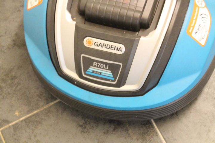 594998-3 Robot mower Gardena R70Li