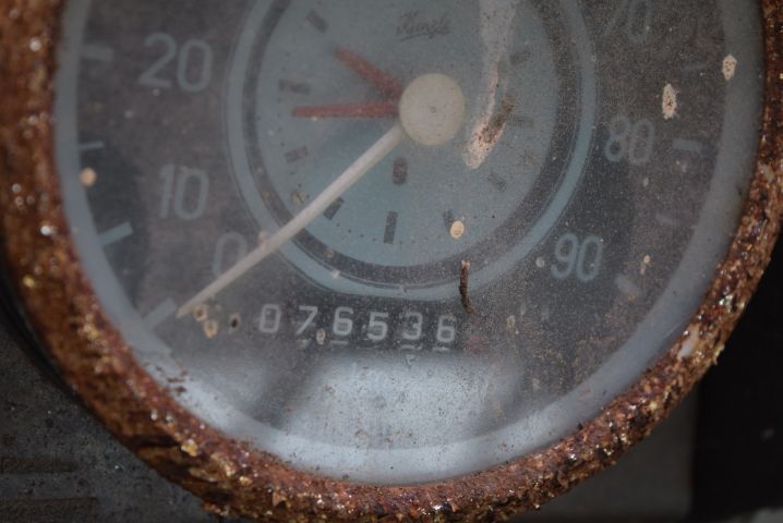 613705-11 A-tractor Volvo F85 (missing engine) - 1972