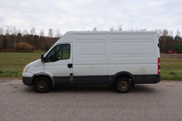 613753-8 Truck IVECO DAILY - 2008
