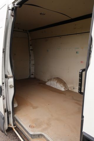 613753-21 Truck IVECO DAILY - 2008