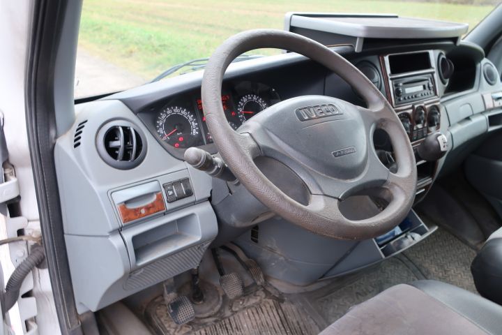 613753-30 Truck IVECO DAILY - 2008