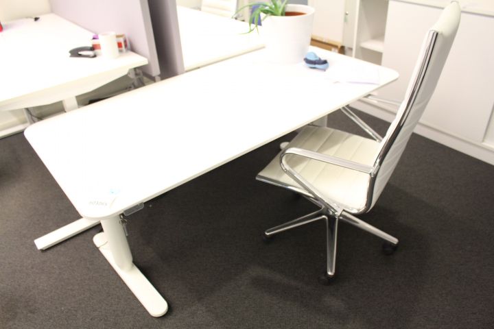 603065-1 Office furniture / High-lowable desk and chair