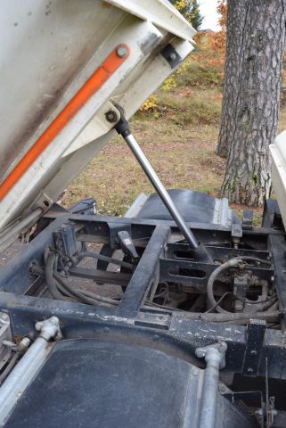 613878-12 Sweeper Scarab Minor (4043 h / 3841 miles) high lift & fast 70 km / h