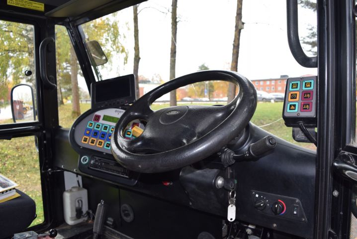 613878-20 Sweeper Scarab Minor (4043 h / 3841 miles) high lift & fast 70 km / h