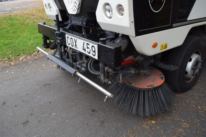 613878-26 Sweeper Scarab Minor (4043 h / 3841 miles) high lift & fast 70 km / h