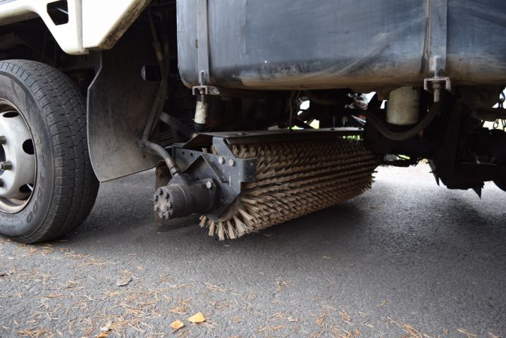 613878-30 Sweeper Scarab Minor (4043 h / 3841 miles) high lift & fast 70 km / h