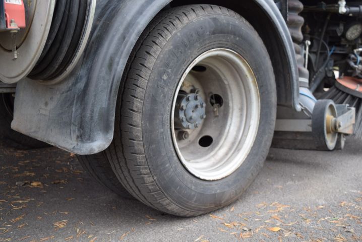 613878-41 Sweeper Scarab Minor (4043 h / 3841 miles) high lift & fast 70 km / h