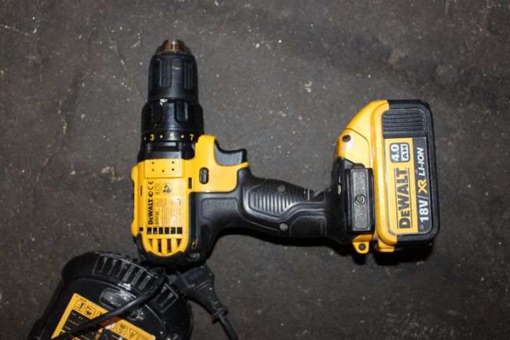 610625-3 Electric weight 2 pcs DeWalt, circular saw, screwdriver