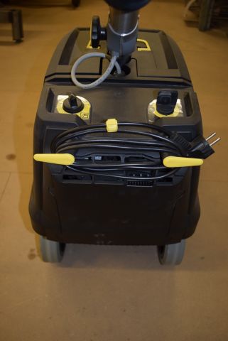 571912-7 Kärcher Professional BR 35/12 C combination scrubber