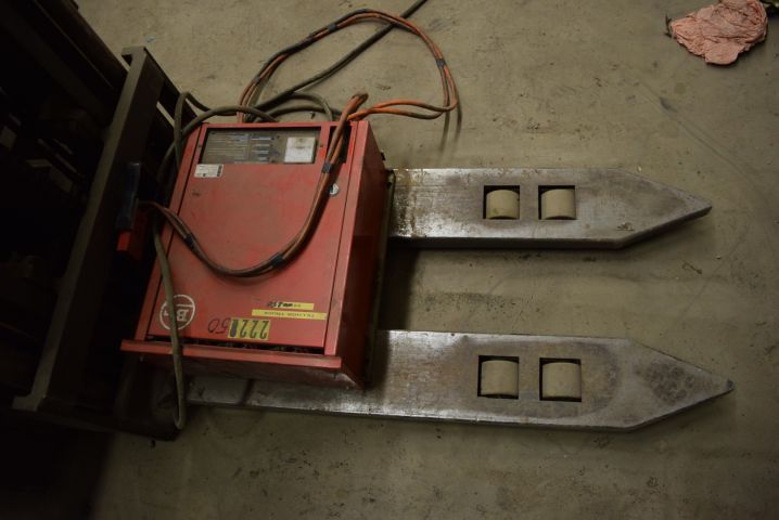 571916-14 125 SDTFVH (1250 kg / 10106h) - 1996 - defective batteries