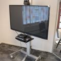 595020-1 Videokonferensutrustning: LG 60" på stativ, AVer VCBridge m.m.