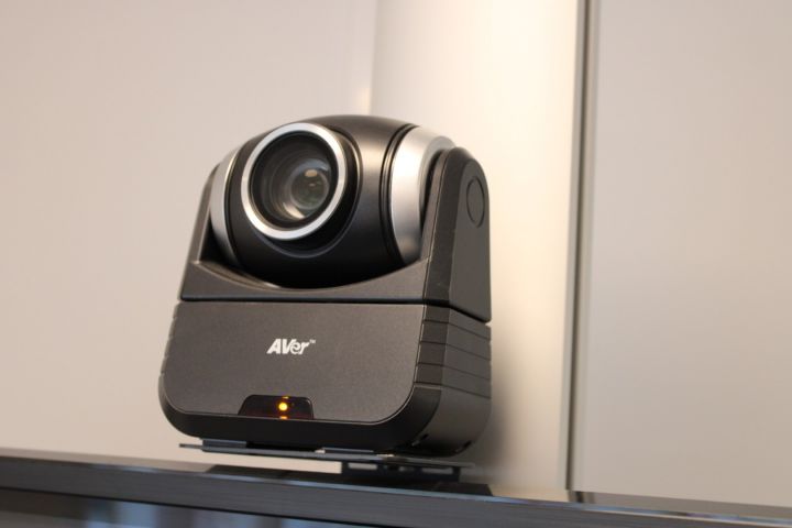 595020-3 Videokonferensutrustning: LG 60" på stativ, AVer VCBridge m.m.