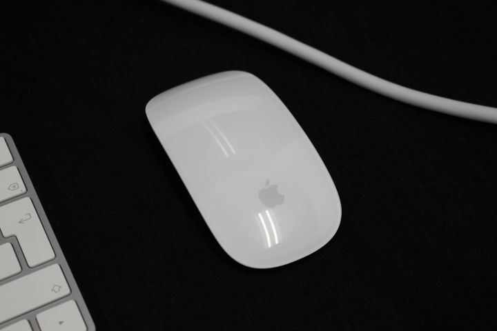 602463-12 Apple iMac 27 "Retina 5K -19 with Keyboard and Computer Mouse