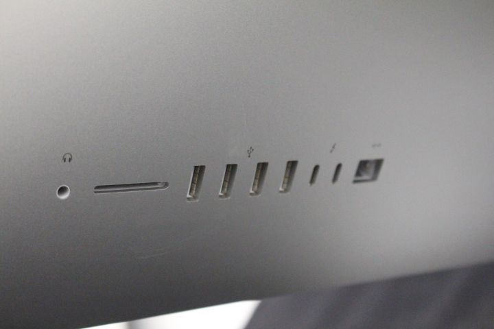 602463-5 Apple iMac 27 "Retina 5K -19 with Keyboard and Computer Mouse