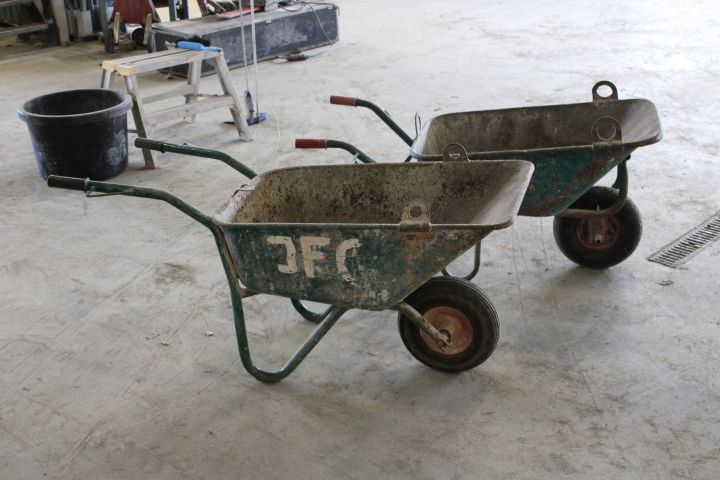 2 plaster carts with lifting eyes - PS Auction - We value the future ...