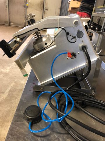 614792-2 Semi-automatic sealing machine for watery objects