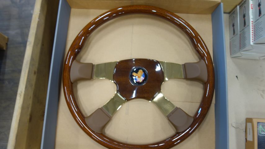 614770-2 Truck Steering Wheel VictorTour America 4 Gold Wood 457 18 ″