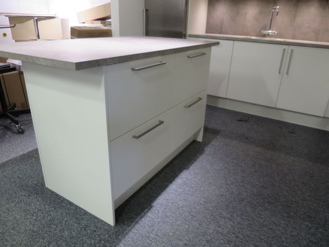 615016-2 Exhibition kitchen with appliances Marbodal Kök