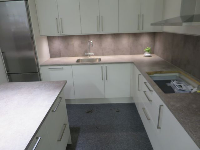 615016-4 Exhibition kitchen with appliances Marbodal Kök