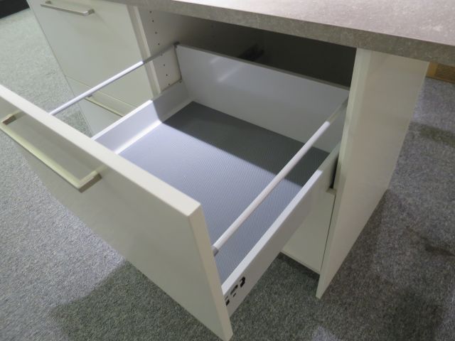 615016-32 Exhibition kitchen with appliances Marbodal Kök