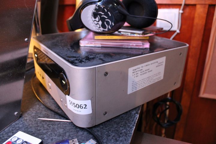 595062-1 Stereo Marantz M-CR502 med 4st högtalare