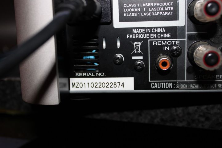 595062-6 Stereo Marantz M-CR502 med 4st högtalare