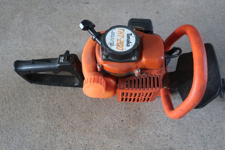 581260-2 Hedge trimmer, Tanaka THT-200