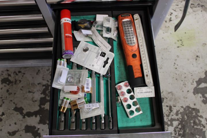 605415-11 Verktygsvagn med verktyg Kamasa Tools