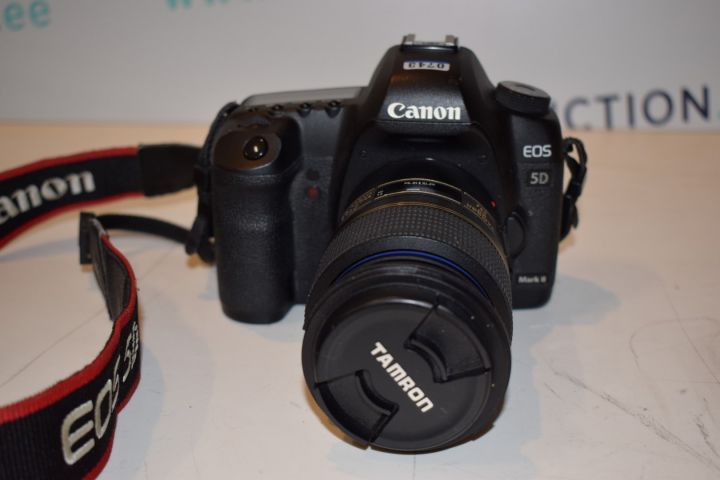 615330-2 Canon camera DS126201 with Tamron Lens