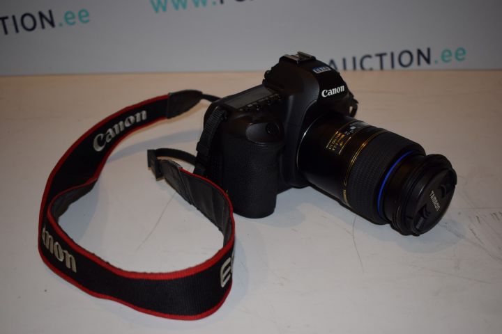 615330-1 Canon camera DS126201 with Tamron Lens