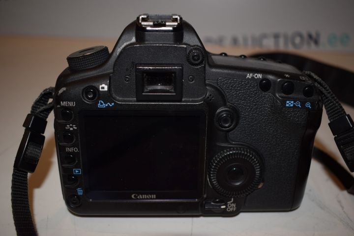 615330-4 Canon camera DS126201 with Tamron Lens