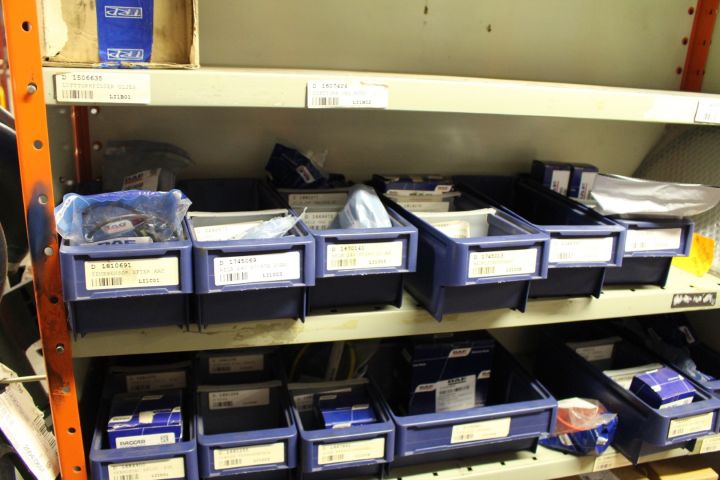 605601-29 Spare parts stock for DAF and MAN trucks