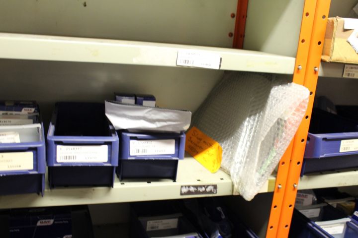 605601-32 Spare parts stock for DAF and MAN trucks