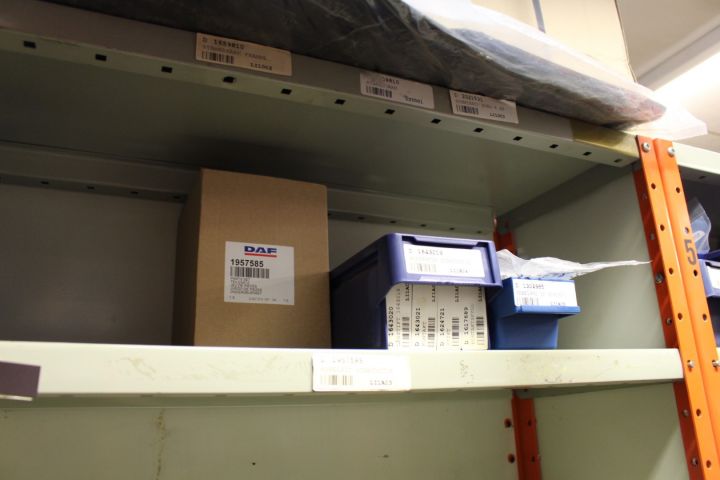 605601-33 Spare parts stock for DAF and MAN trucks