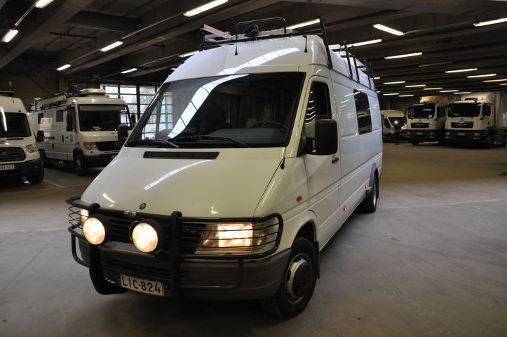 615477-2 Mercedes-Benz 412 D Sprinter truck - No reserve!