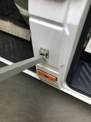 615477-10 Mercedes-Benz 412 D Sprinter truck - No reserve!