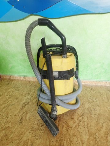 598876-8 Industrial vacuum cleaner KÄRCHER WD 5.400